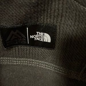 Mens North Face pullover